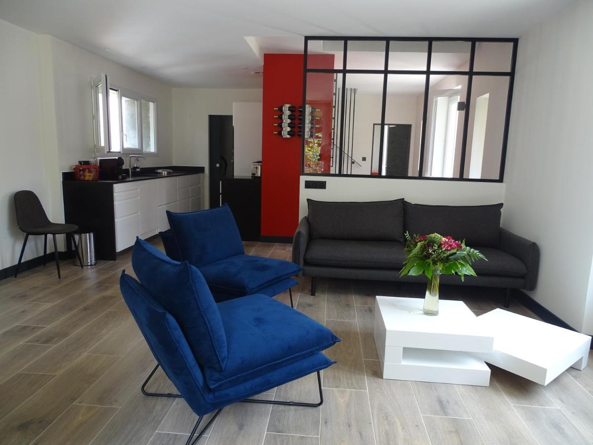 Villa Entiere Du Chateau Lacroix De Civrac 3 Ch, 3 Sdb, Piscine Xxl,Sauna, 4 Etoiles,7 Pers Екстер'єр фото