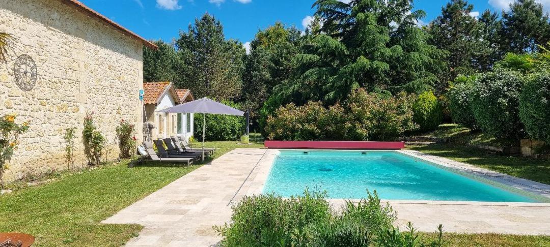 Villa Entiere Du Chateau Lacroix De Civrac 3 Ch, 3 Sdb, Piscine Xxl,Sauna, 4 Etoiles,7 Pers Екстер'єр фото