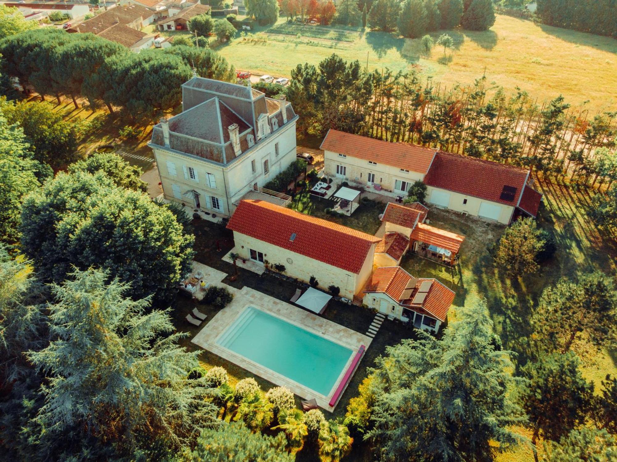 Villa Entiere Du Chateau Lacroix De Civrac 3 Ch, 3 Sdb, Piscine Xxl,Sauna, 4 Etoiles,7 Pers Екстер'єр фото