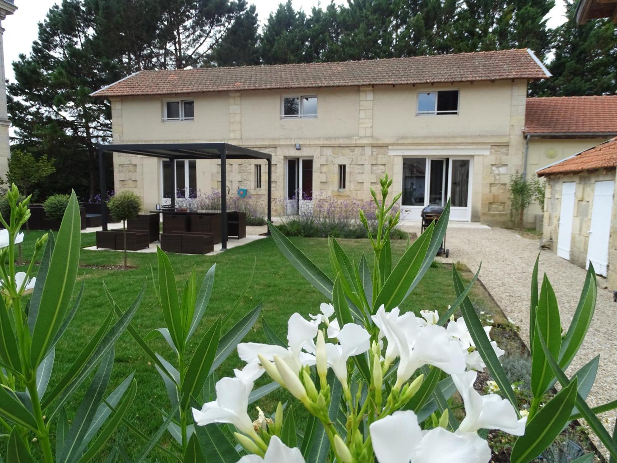 Villa Entiere Du Chateau Lacroix De Civrac 3 Ch, 3 Sdb, Piscine Xxl,Sauna, 4 Etoiles,7 Pers Екстер'єр фото